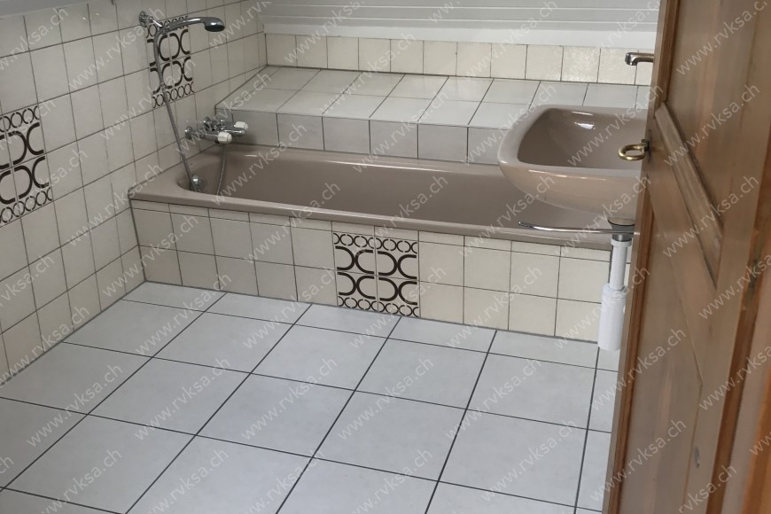 Appartement de 4.5 pièces, 98 m2, à Peseux - Salle de bain 