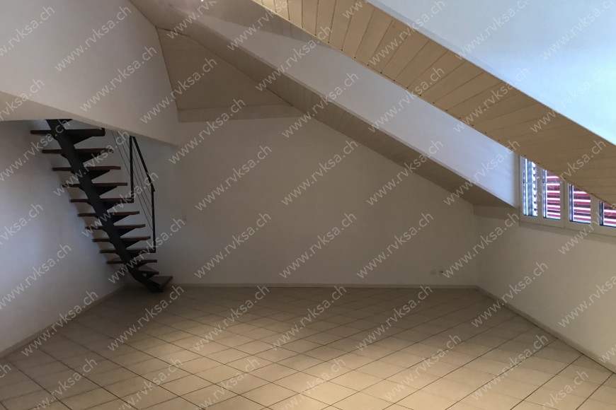 Attique duplex EST de 5,0 pièces à Bôle