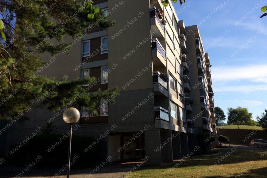 Bâtiment Appartement de 2.5 pièces, 69  m2, à Hauterive