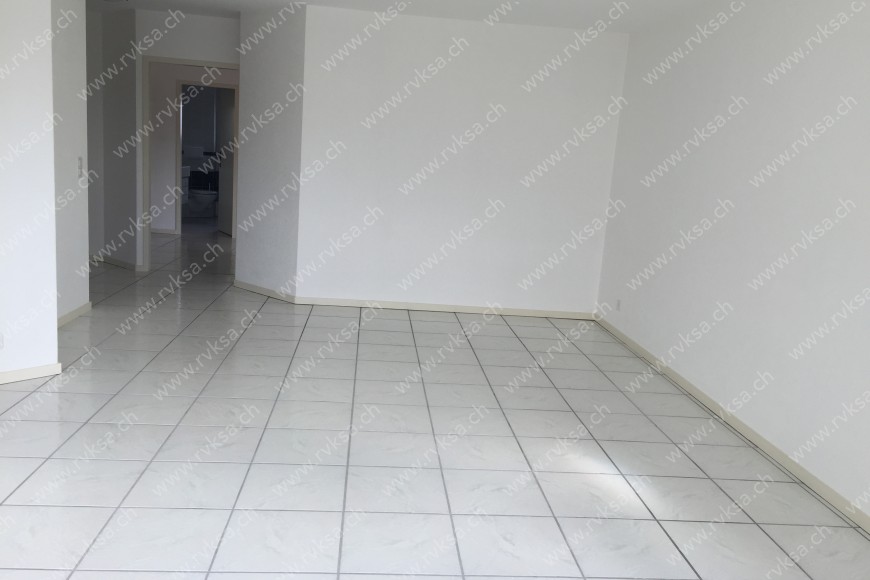 Appartement de 3.5 pièces, 78 m2, à Le Landeron - Séjour 