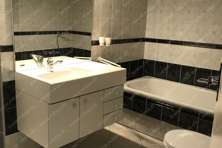 Appartement de 3.5 pièces, 78 m2, à Le Landeron - Salle de bain 