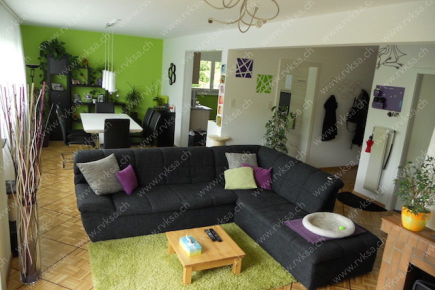 Appartement de 4.5 pièces, 84  m2, à Bôle - Séjour 