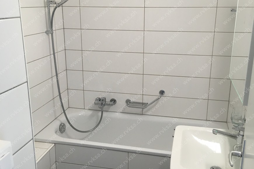 Appartement de 2 pièces, 40 m2, à Boudry - Salle de bain 