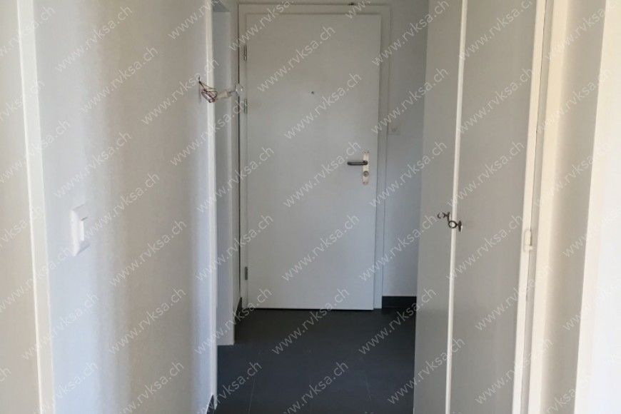 Appartement de 3 pièces, 56 m2, à Peseux - Corridor 