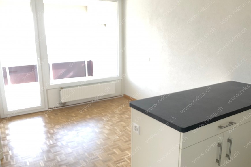 Appartement de 2.5 pièces, 69  m2, à Hauterive - Séjour 
