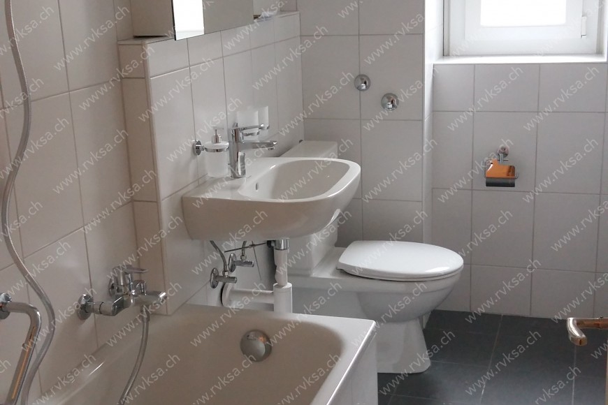 Appartement de 3 pièces, 65 m2, à Neuchâtel - Salle de bain 