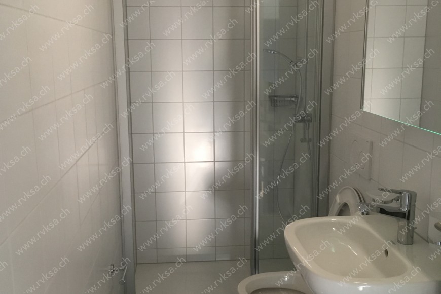 Appartement de 5 pièces, 105 m2, à Bôle - Salle de bain 