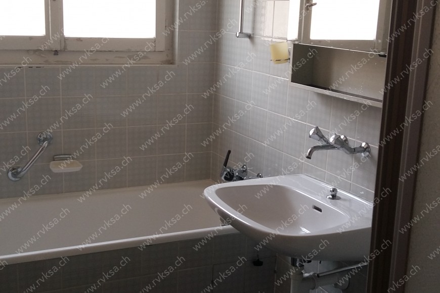 Appartement de 5.5 pièces, 128  m2, à Peseux - Salle de bain 