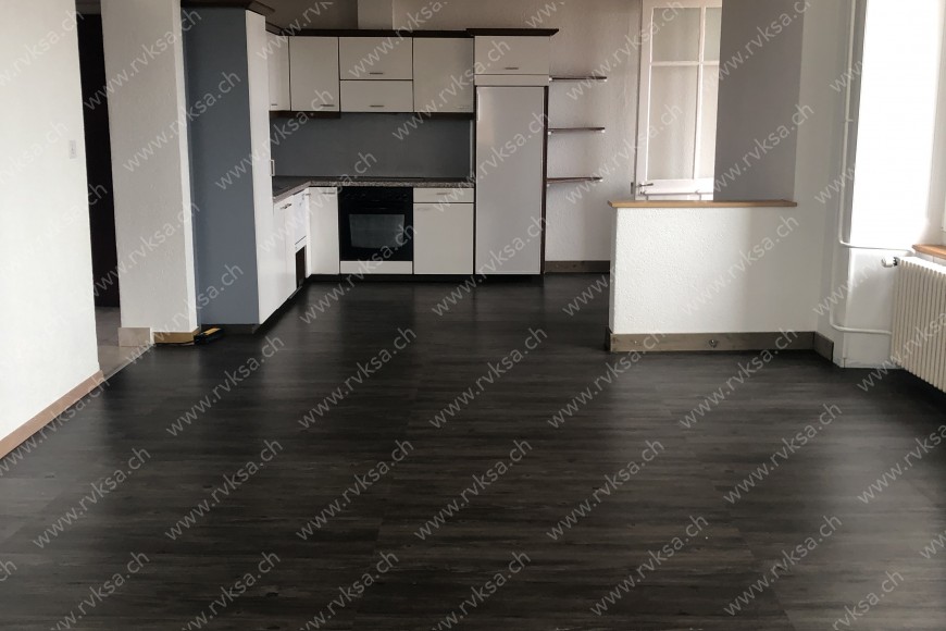 Appartement de 3 pièces, 118.63 m2, à Bôle - Cuisine Séjour 