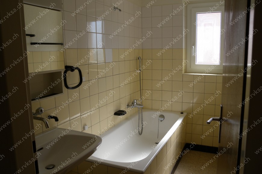 Appartement de 4 pièces, 96 m2, à Cortaillod - Salle de bain 