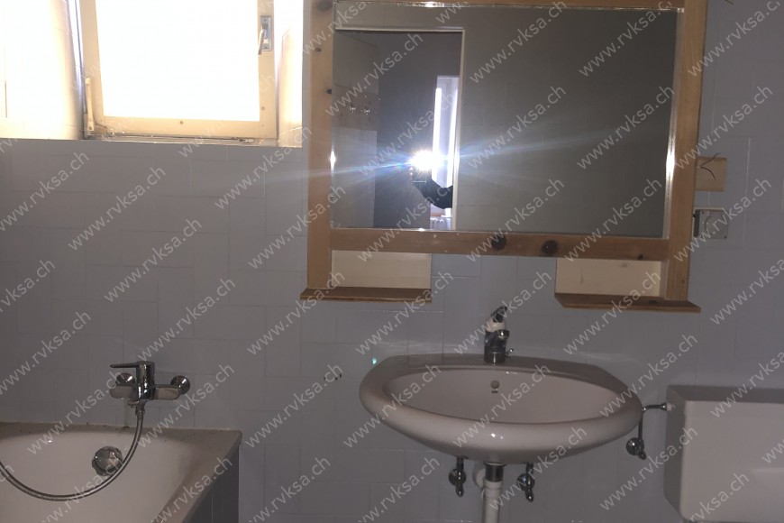 Appartement de 3 pièces, 118.63 m2, à Bôle - Salle de bain 