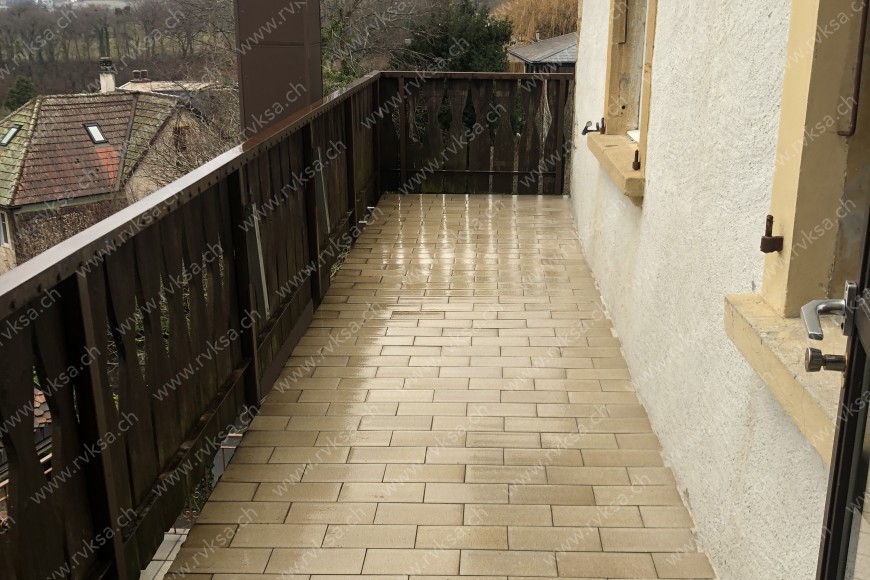 Appartement de 3 pièces, 118.63 m2, à Bôle - Balcon - terrasse 